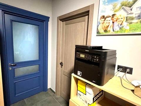 комерційна за адресою Дніпровська набережна вул., 16-Г