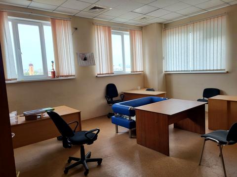 комерційна за адресою Гончарівський бульв. (Конєва), 4