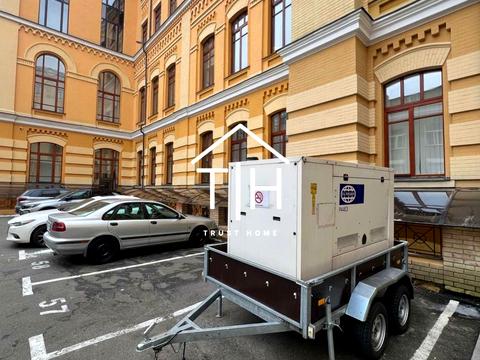 комерційна за адресою Бульварно-Кудрявська вул. (Воровського), 22-24