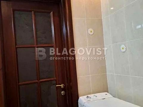 квартира за адресою Анни Ахматової вул., 13