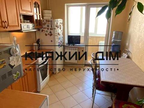 квартира за адресою Лариси Руденко вул., 21