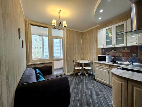 квартира за адресою Володимира Наумовича вул. (Антонова-Овсієнка), 4