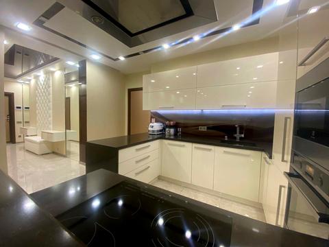 квартира за адресою Анни Ахматової вул., 30