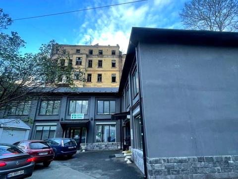 комерційна за адресою Шовковична вул., 34