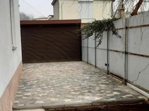 будинок за адресою Лабораторна вул., 1