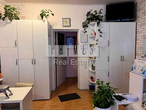 комерційна за адресою Соборна вул., 4