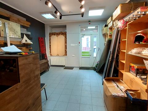 коммерческая по адресу Шептицких ул., 18