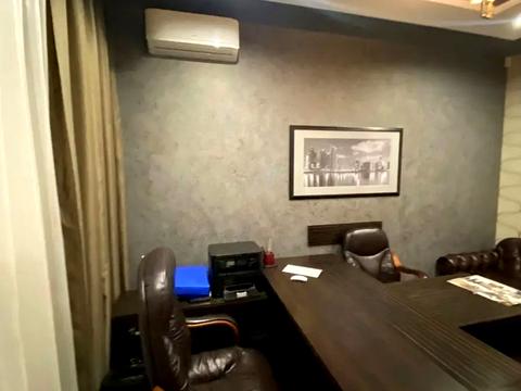 комерційна за адресою Саксаганського вул., 68/21