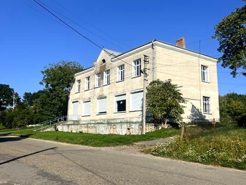 коммерческая по адресу Центральна ул., 8