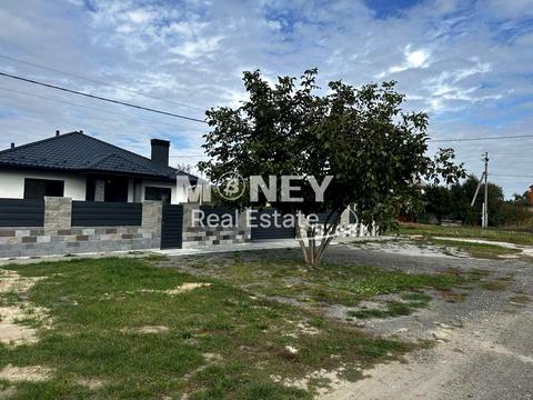 будинок за адресою с. Нові Петрівці, Нові Петрівці