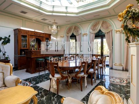 будинок за адресою смт. Козин, Столичне шосе