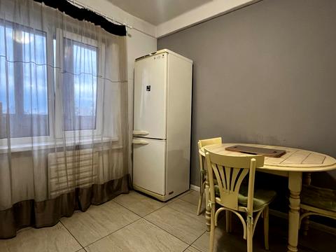 квартира за адресою Богатирська вул., 2