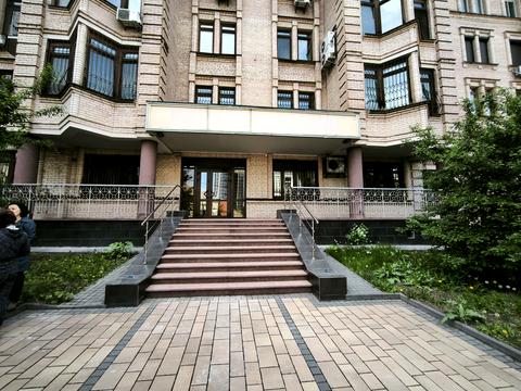 комерційна за адресою Кудрявська вул., 13-19
