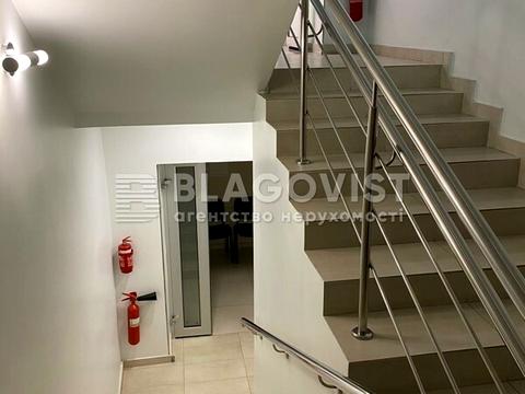комерційна за адресою Тарасівська вул., 15Б