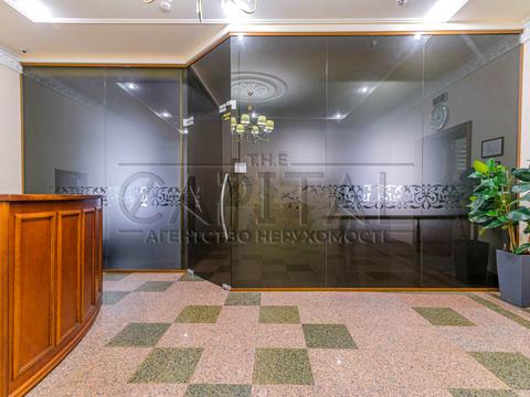 комерційна за адресою Липська вул., 10