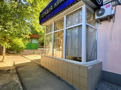 комерційна за адресою Космонавтів вул., 128