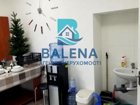 комерційна за адресою Банкова вул., 3