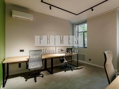 комерційна за адресою Богдана Хмельницького вул., 9