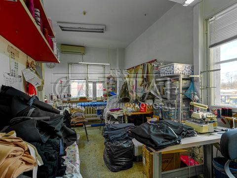комерційна за адресою Івана Пулюя вул., 1