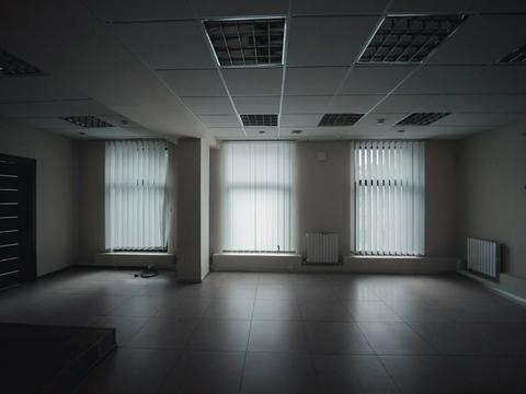 комерційна за адресою Виконкомівська, 12
