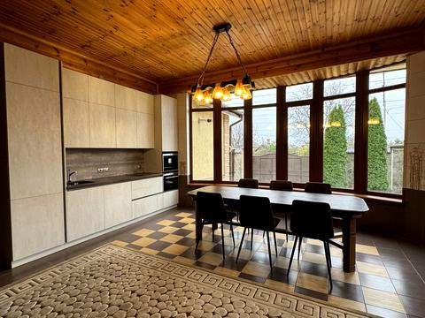 будинок за адресою Ушакова