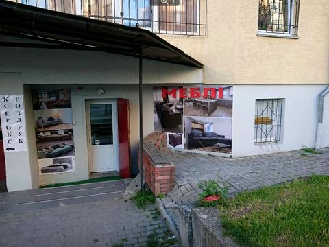 комерційна за адресою Кирила Трильовського вул., 23