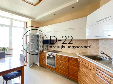 квартира за адресою Ревуцького вул., 7-В