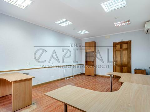комерційна за адресою Саксаганського вул., 67