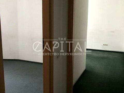комерційна за адресою Дмитрівська вул., 44-Б