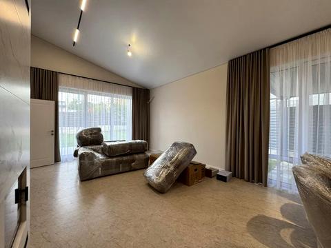 будинок за адресою Вишнева вул.