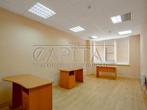 комерційна за адресою Жилянська вул., 101