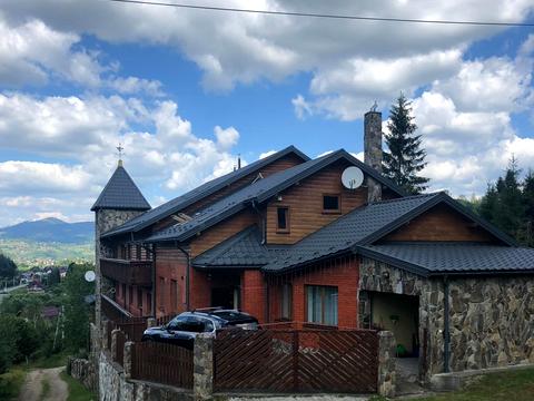 коммерческая по адресу Устияновича вул., 1