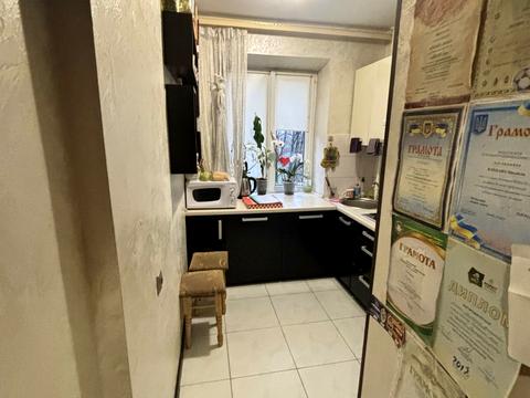 квартира за адресою Руставелі вул., 4