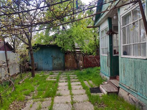 будинок за адресою Космонавтів, 12
