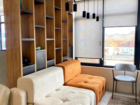 комерційна за адресою Кам'янецька вул., 17