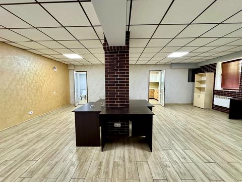 комерційна за адресою Володимира Моссаковського вул. (Клари Цеткін), 30