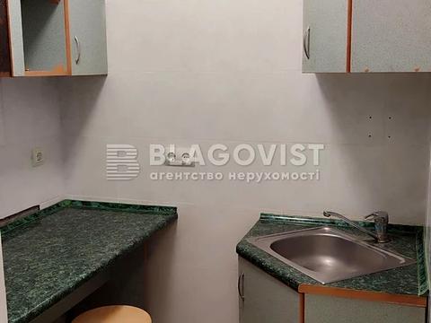 комерційна за адресою Золотоустівська вул., 10-12