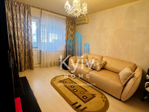 квартира за адресою Ахматової Анни, 15