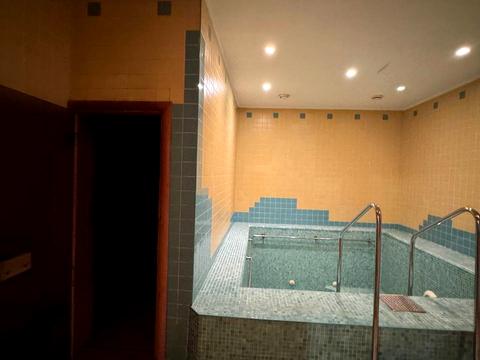 комерційна за адресою Семінарська вул., 15а