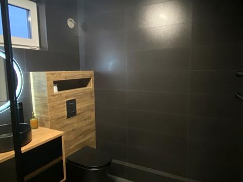 будинок за адресою Леоніда Каденюка