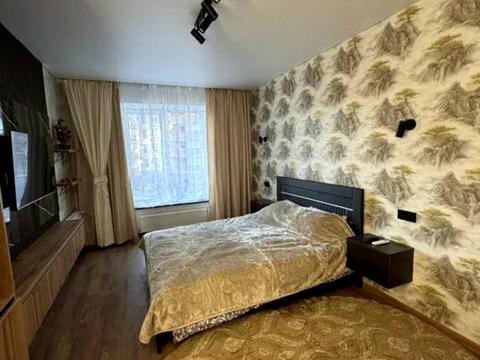 квартира за адресою Домбровського вул., 3