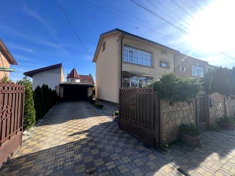 будинок за адресою смт. Рудне, Космонавтів, 21