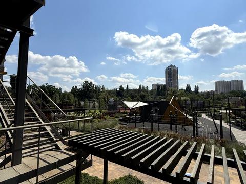 комерційна за адресою Нижньоключова вул., 14