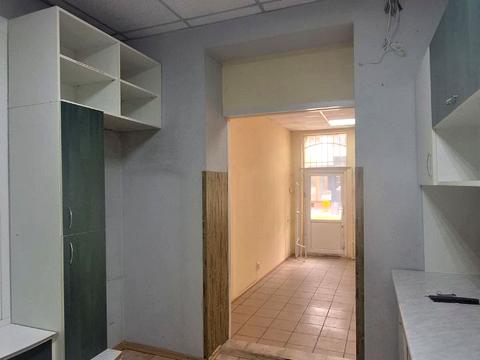 коммерческая по адресу Евгения Коновальца ул., 12