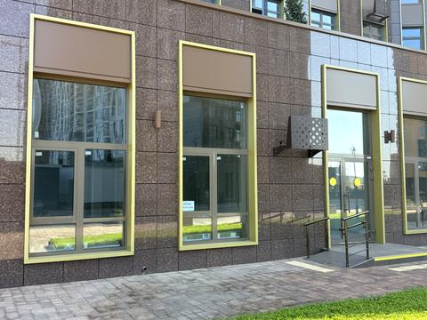 комерційна за адресою Краснова вул., 3