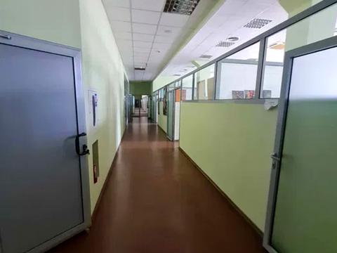 комерційна за адресою Дениса Монастирського вул. (Василя Сурікова), 3