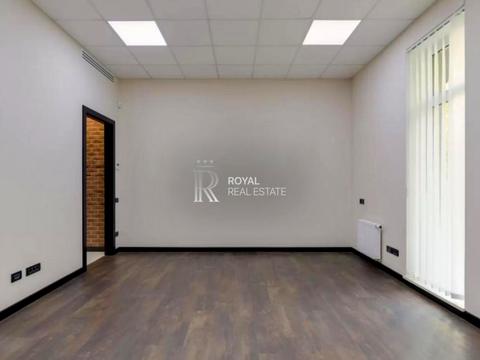 комерційна за адресою Івана Франка вул., 1