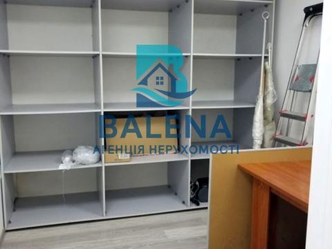 комерційна за адресою Банкова вул., 3