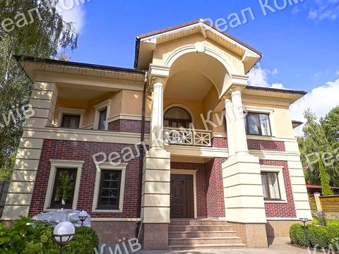 будинок за адресою Спортивна вул.