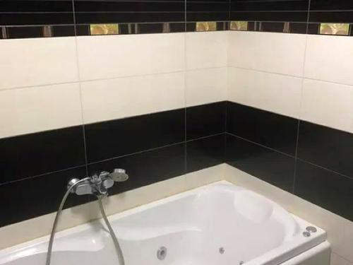 квартира за адресою Київ, Верховинна вул., 35